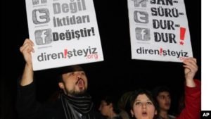 Hukum Media Sosial Turki: Sebuah Kisah Peringatan